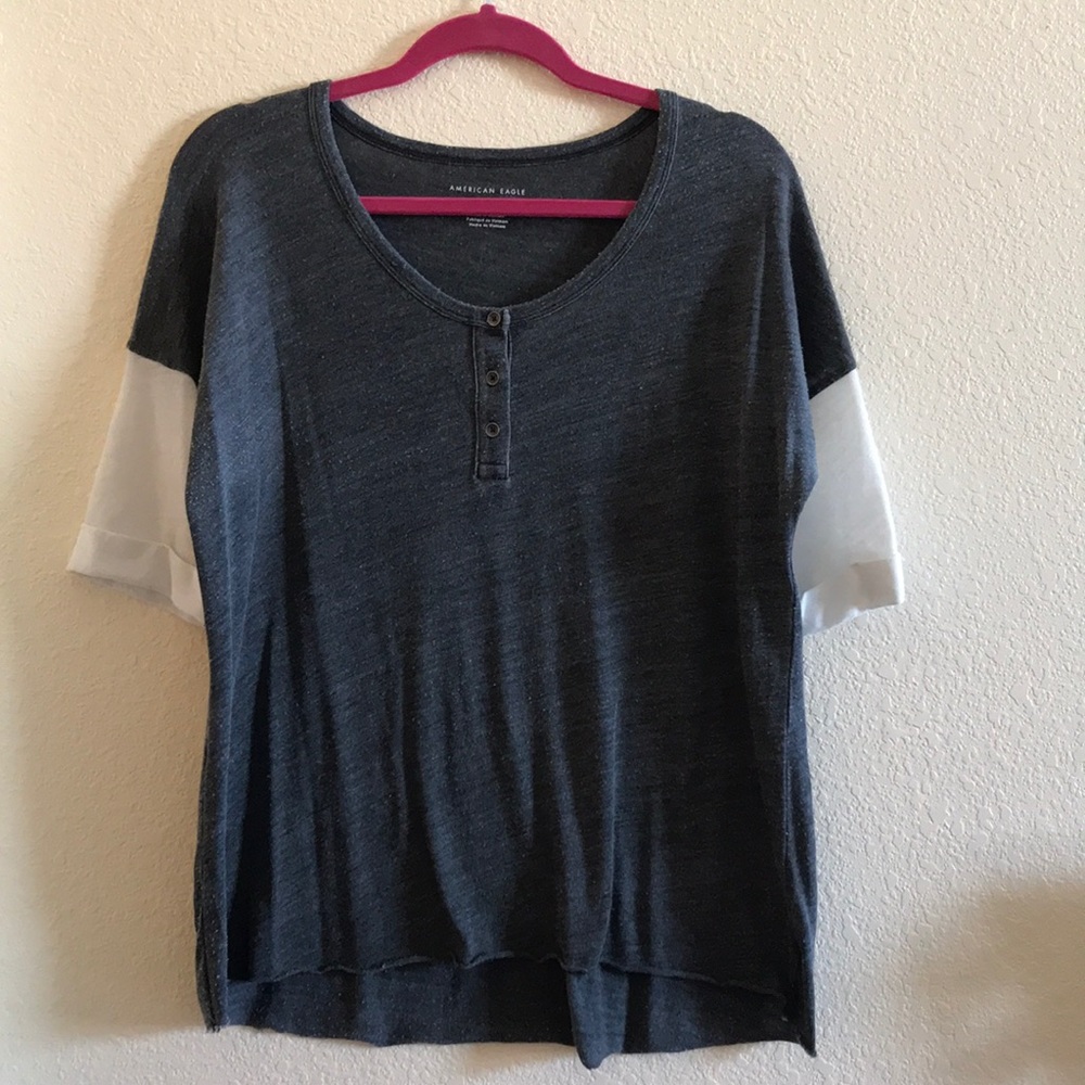American Eagle black and white sleeved tee